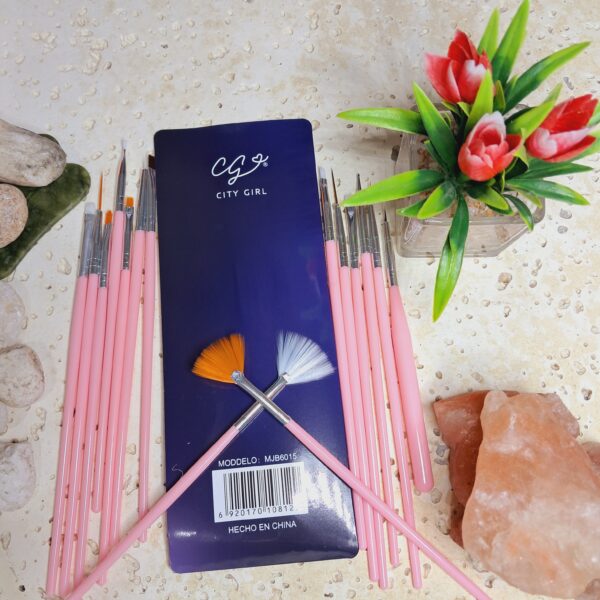 ST DE PINCELES FULL NAIL ART 15PCS CITY GIRL