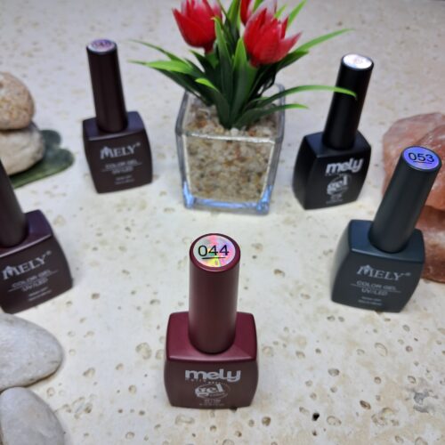 ESMALTE SEMI PERMANENTE  UV /LED 12 ML 044 MELY