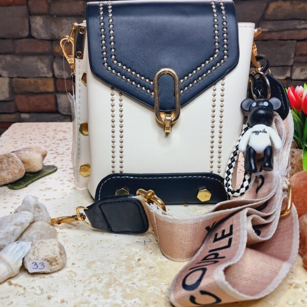 CARTERA CUADRADA BLANCA CON NEGRO # 33 SAKALI