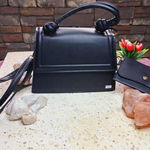 CARTERA CUADRADA CHICA CON MINI VILLETERA COLOR NEGRA # 40