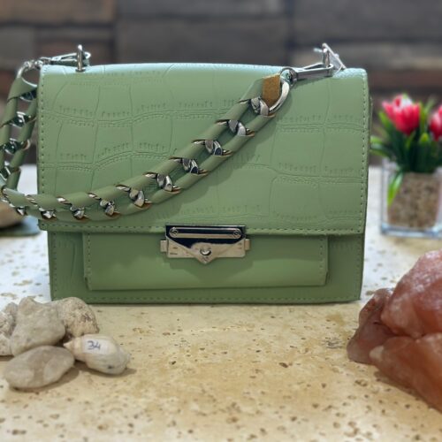 CARTERA CUADRADA COLOR VERDE MANZANA # 34