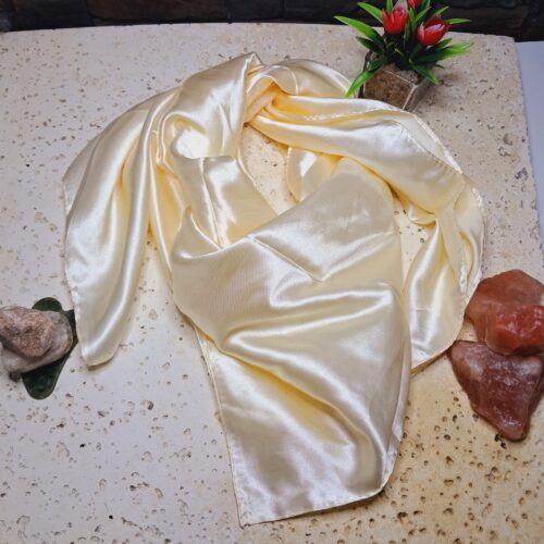 20250516_104509 PAÑUELO DE SEDA COLOR CREMA GOACCESSORY