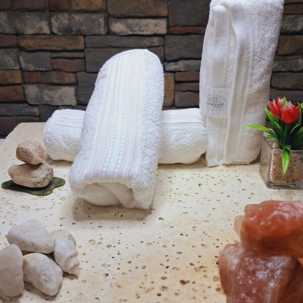 TOALLA DE MANO COLOR BLANCO CAMARO