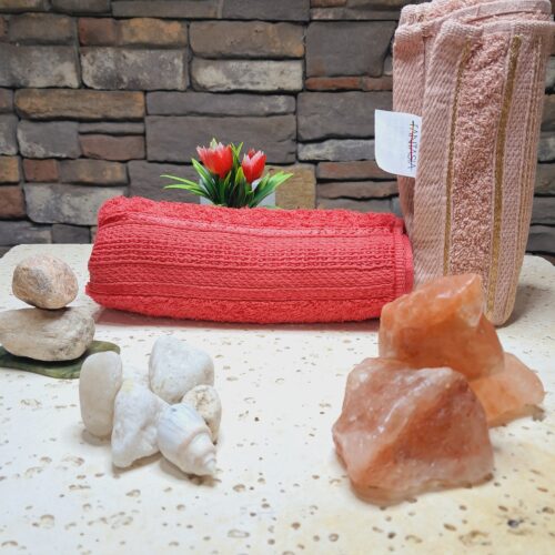 TOALLA DE MANO COLOR ROJO FANTASIA