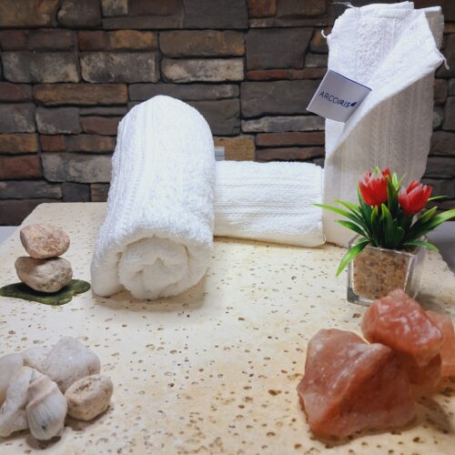 TOALLA DE MANO COLOR BLANCA ARCO IRIS