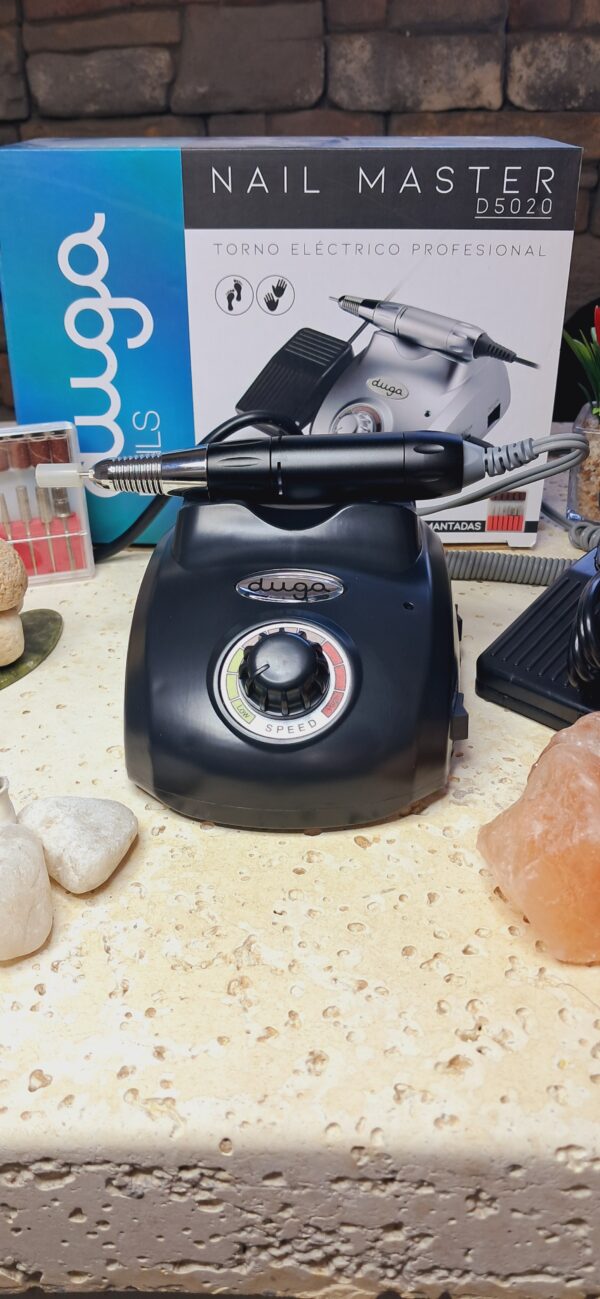 TORNO ELECTRICO PROFESIONAL COLOR NEGRO  D5020 DUGA MASTER