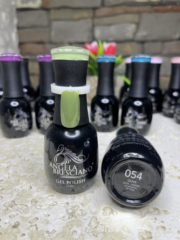 OLIVE15ML #054 ANGELA BRESCIAANO