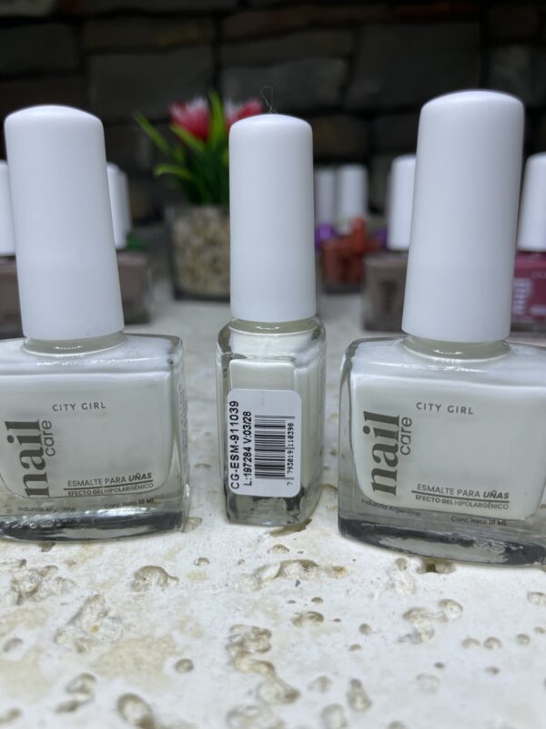 ESMALTE PARA UÑAS HIPOALERGENICO 10ML #1039 CITY GIRL