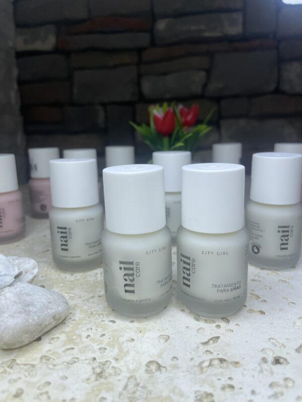 IMG_1786 TRATAMIENTO PARA UÑAS BASE NIVELADORA CITY GIRL